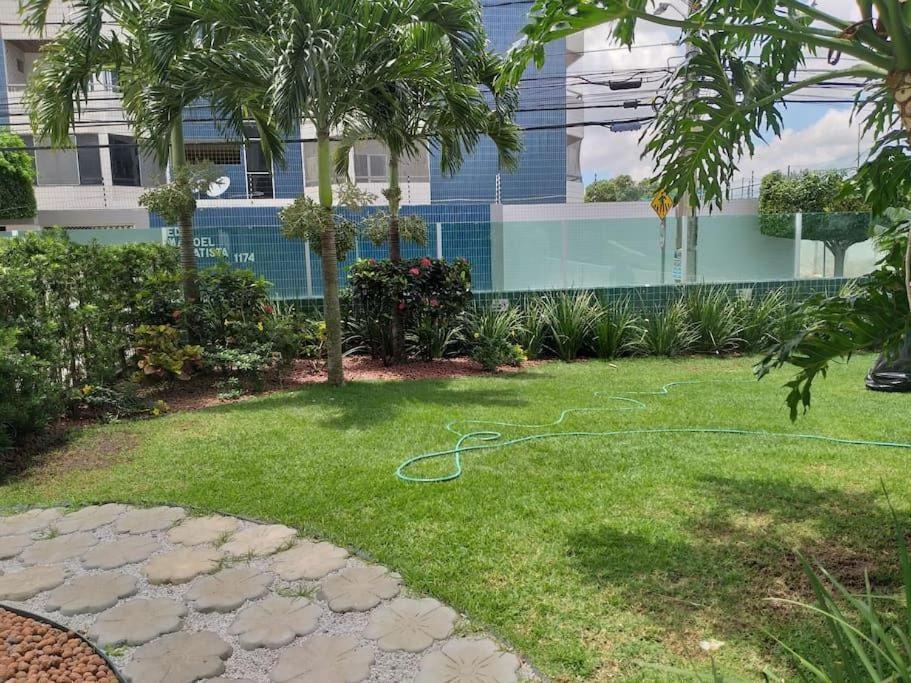 Apartamento Apê No Universitário - Ed. Roterdam, 1404